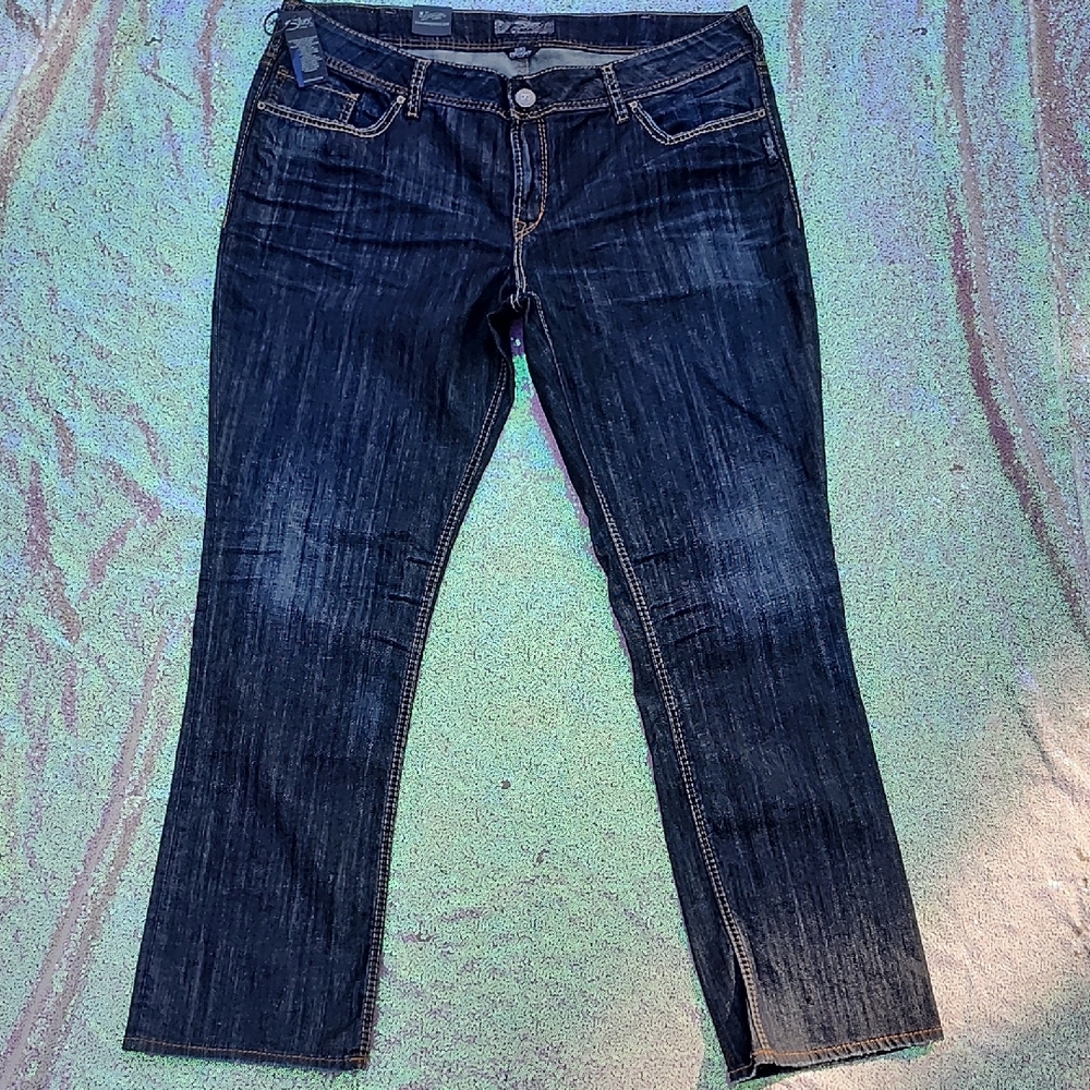 Silver SUKI Women's Dark Denim Blue Jeans NWT STRAIGHT LEG